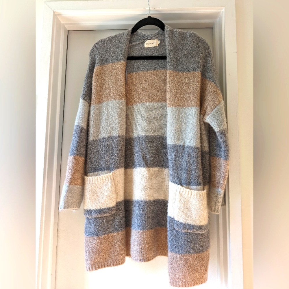 Tri colored cardigan